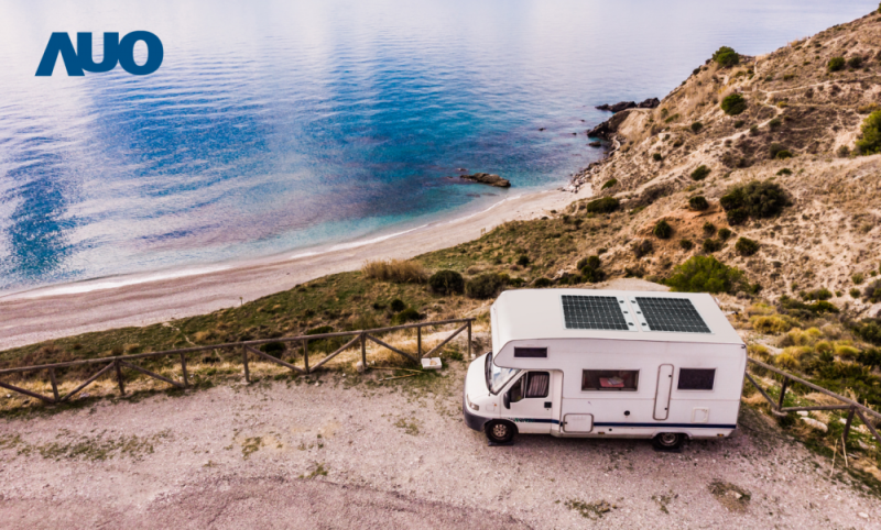 「可撓輕量化太陽光電板SunCurva」使用輕量特殊耐候型複合板取代傳統太陽能板的玻璃前板，不僅降低70%重量，每米平方僅3Kg；具有抗衝擊性能及通過電磁相容性測試，可應用於交通運輸工具，如露營車、遊艇等